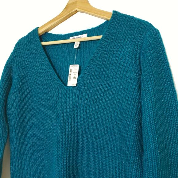 NWT Aeropostale | V-Neck Relaxed Fit Knit Sweater with Slight Sparkle - Picture 2 of 5